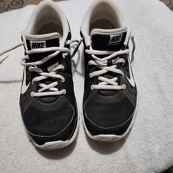 Nike Shoes - Nike Black and White Sneakers